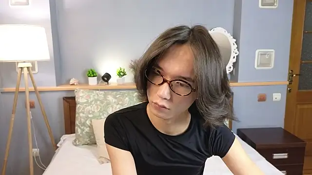 okerriella online show from 13, 9, 2025