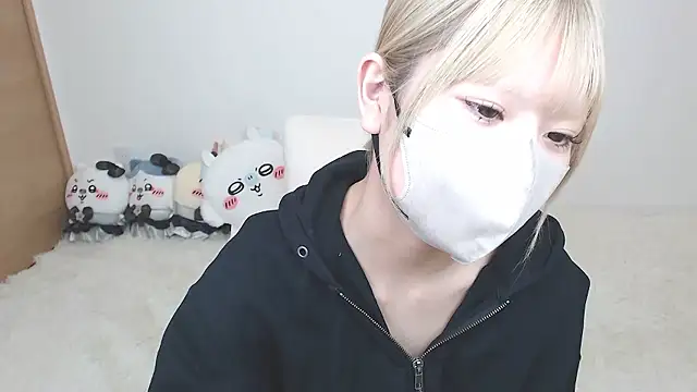 Snapshot of yuna_rin chatting on 1, 3, 2026 yuna rin online show from 1, 3, 2026