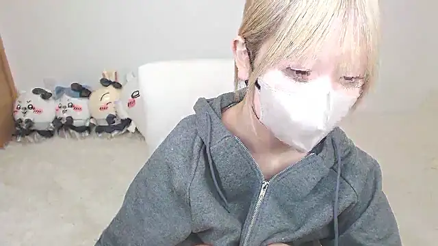 Snapshot of yuna_rin chatting on 28, 2, 2026 yuna rin online show from 28, 2, 2026