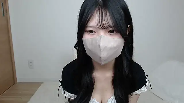 Snapshot of yuna_rin chatting on 13, 9, 2025 yuna rin online show from 13, 9, 2025