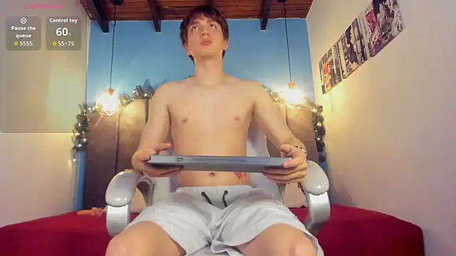 Snapshot of Oscar_and_dani chatting on 21, 11, 2025 Oscar and dani online show from 21, 11, 2025