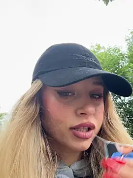 BabyAnais online show from 25, 9, 2025