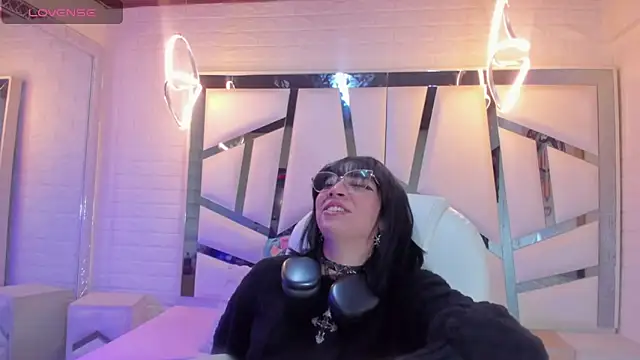 Niina Sissy online show from 4, 5, 2026