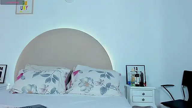 scarlettTease  online show from 24, 9, 2025