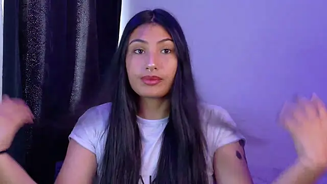 Snapshot of Linda_andrew chatting on 25, 5, 2026 Linda andrew online show from 25, 5, 2026
