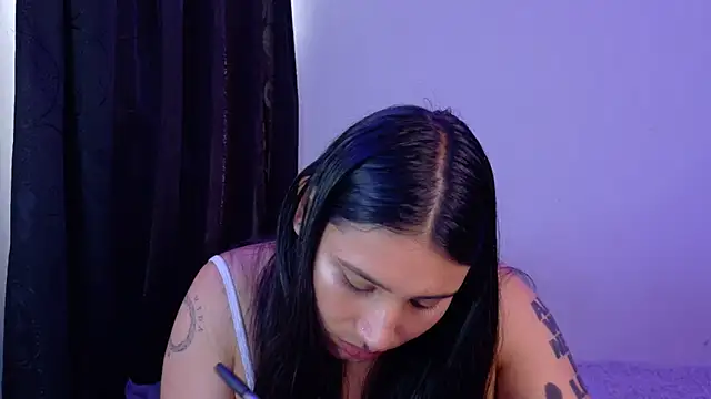 Snapshot of Linda_andrew chatting on 4, 6, 2026 Linda andrew online show from 4, 6, 2026