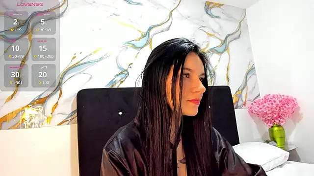 RoxanaBorns  online show from 1, 6, 2026