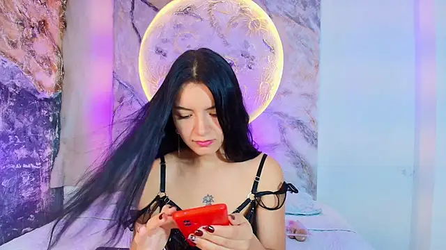 RoxanaBorns  online show from 8, 10, 2025