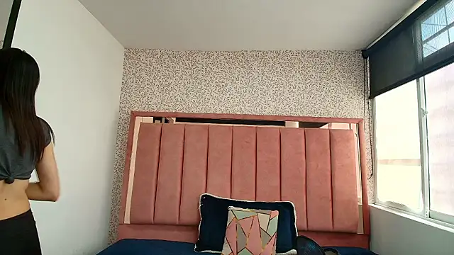 Hanna Lee   online show from 14, 3, 2026