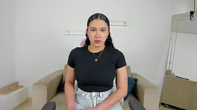 april smiith online show from 28, 11, 2025