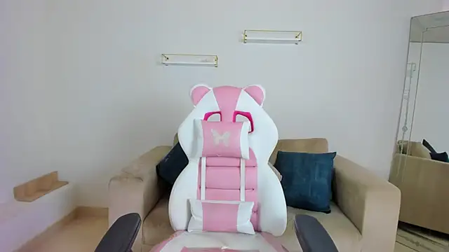 april smiith online show from 2, 2, 2026