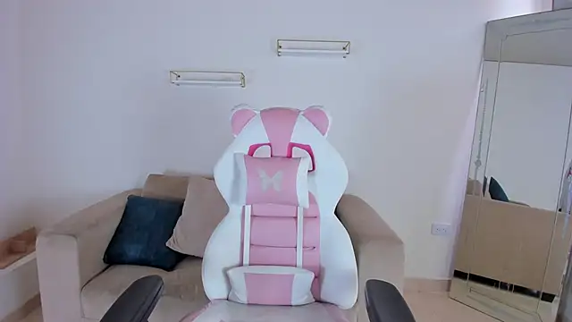 april smiith online show from 11, 10, 2025