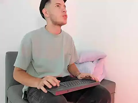 lara and danny online show from 26, 10, 2025