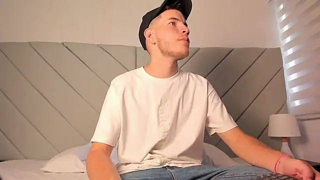 lara and danny online show from 12, 9, 2025