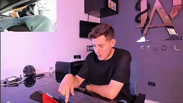 lara and danny online show from 24, 9, 2025