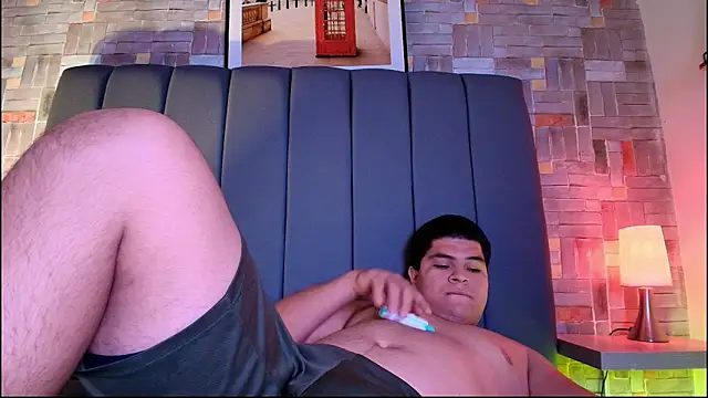 naomi campbel  online show from 7, 3, 2026