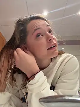 Snapshot of Wildmaca chatting on 27, 11, 2025 Wildmaca online show from 27, 11, 2025