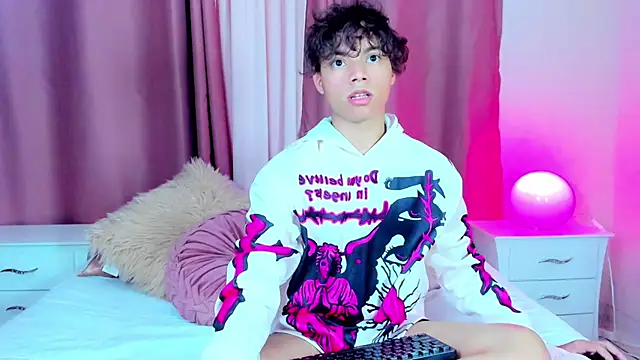 Snapshot of Honeymoon_sariel chatting on 27, 2, 2026 Honeymoon sariel online show from 27, 2, 2026