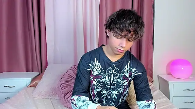 Snapshot of Honeymoon_sariel chatting on 16, 1, 2026 Honeymoon sariel online show from 16, 1, 2026