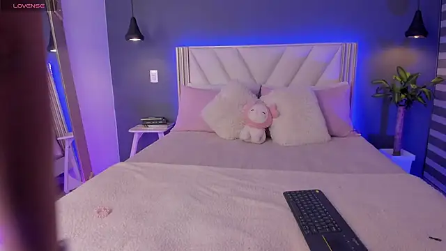 NaishaFord 1 online show from 6, 3, 2026