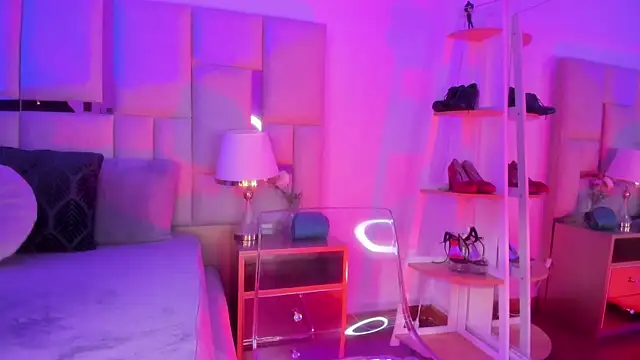 Violett Novoa online show from 9, 1, 2026