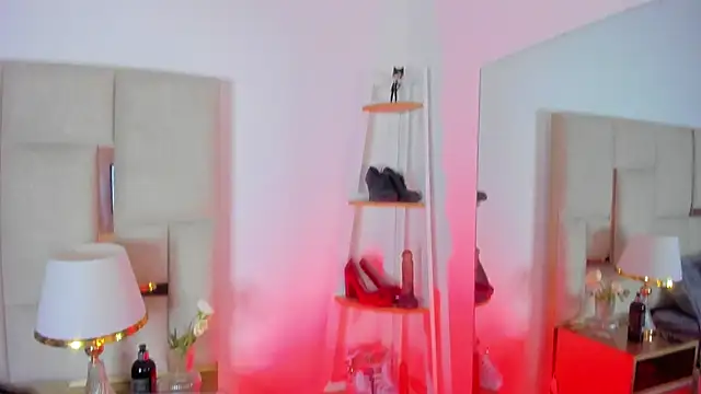 Violett Novoa online show from 26, 11, 2025