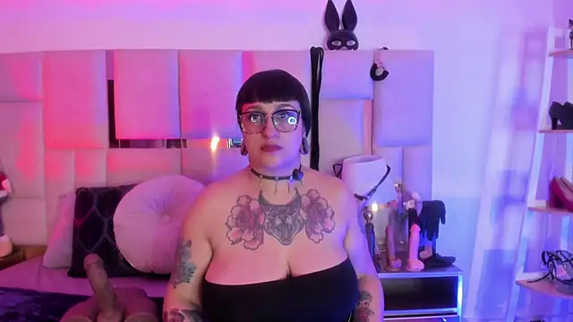 Violett Novoa online show from 19, 12, 2025