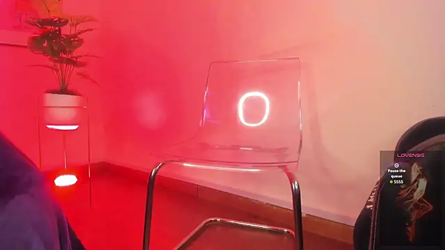 Violett Novoa online show from 4, 11, 2025