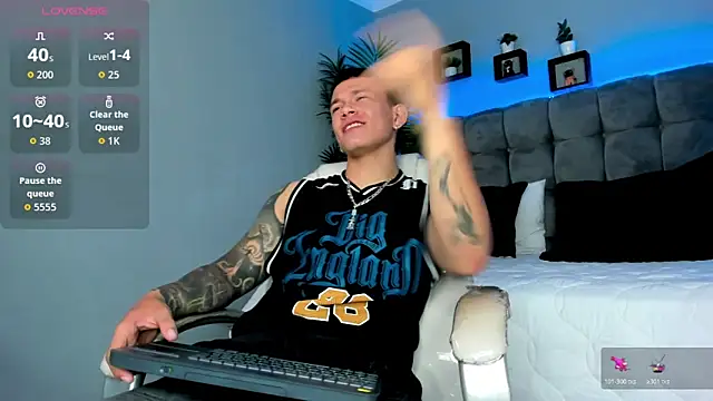 Thomas moon online show from 10, 4, 2026