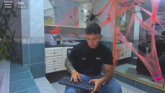 Thomas moon online show from 10, 10, 2025