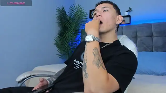 Thomas moon online show from 7, 3, 2026