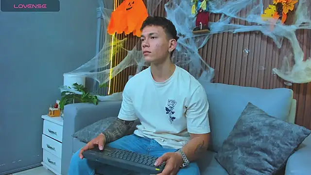 Thomas moon online show from 29, 10, 2025