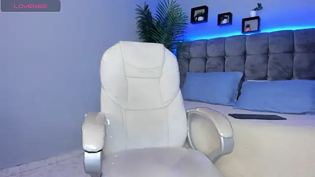 Thomas moon online show from 9, 3, 2026