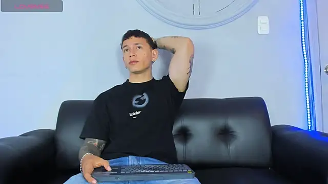 Snapshot of Thomas_moon chatting on 26, 2, 2026 Thomas moon online show from 26, 2, 2026