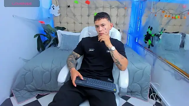 Thomas moon online show from 31, 10, 2025