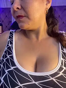 Snapshot of Sussan__ chatting on 25, 11, 2025 Sussan online show from 25, 11, 2025