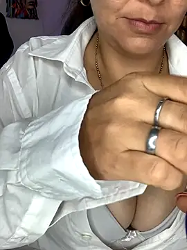 Snapshot of Sussan__ chatting on 22, 10, 2025 Sussan online show from 22, 10, 2025