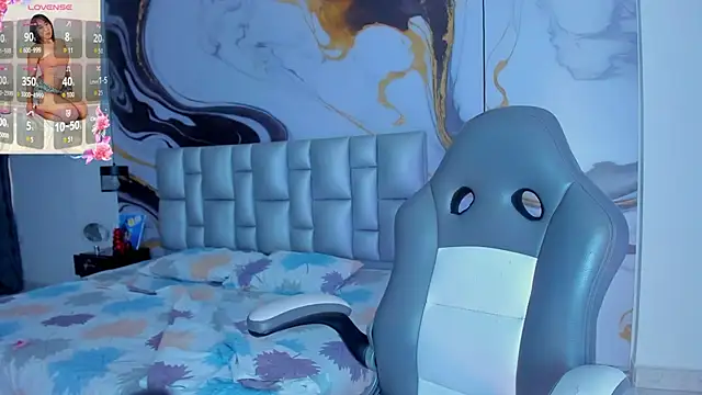 Elowen Clark online show from 11, 9, 2025