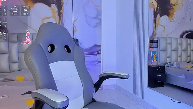 Elowen Clark online show from 19, 9, 2025