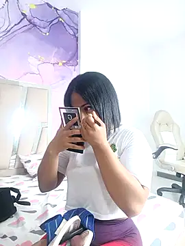 Elowen Clark online show from 11, 10, 2025