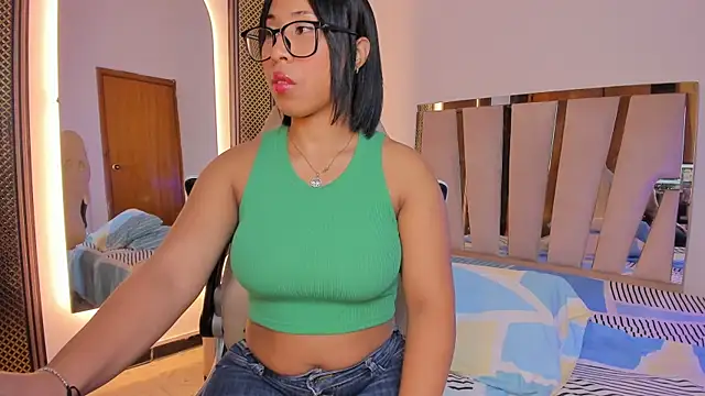 Elowen Clark online show from 8, 1, 2026