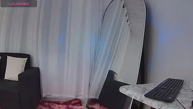 penelope hearth08 online show from 16, 10, 2025