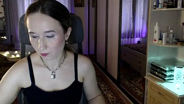 ClassyInna online show from 31, 10, 2025