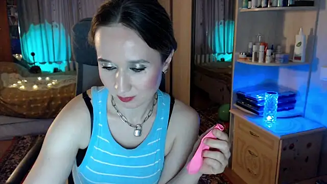 ClassyInna online show from 28, 11, 2025