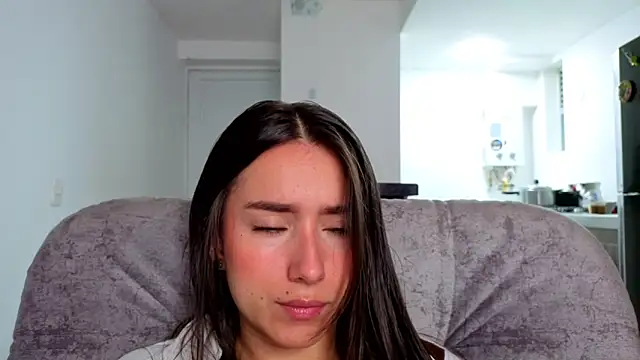 Adhara Kitten online show from 17, 4, 2026