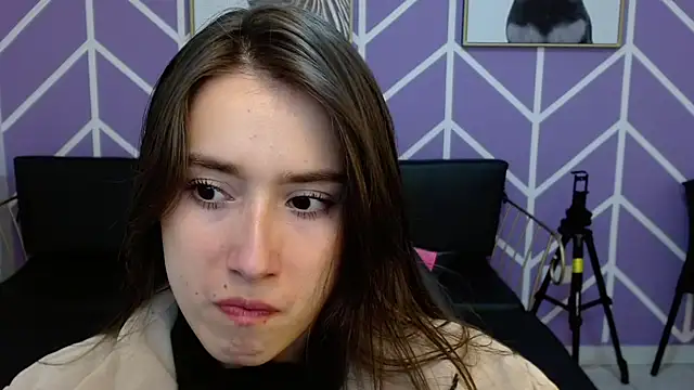 Adhara Kitten online show from 5, 12, 2025