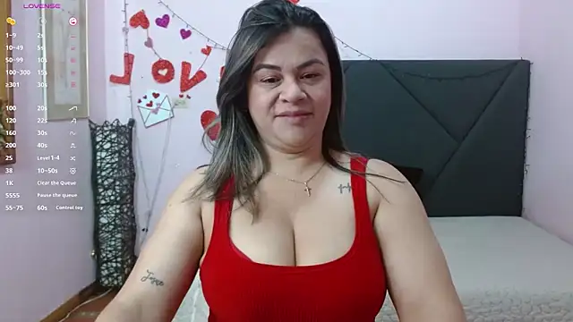 pamela echeverria online show from 12, 5, 2026