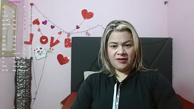 pamela echeverria online show from 20, 5, 2026