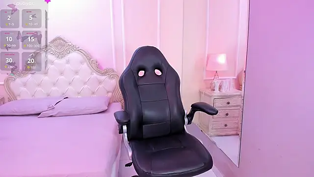 AmyBlackwood online show from 6, 10, 2025