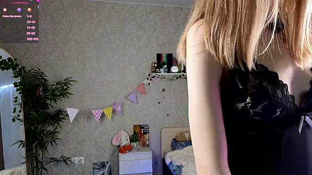 AnnyiBlue online show from 7, 4, 2026